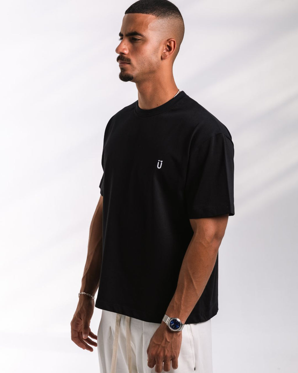 U stitched logo Tee