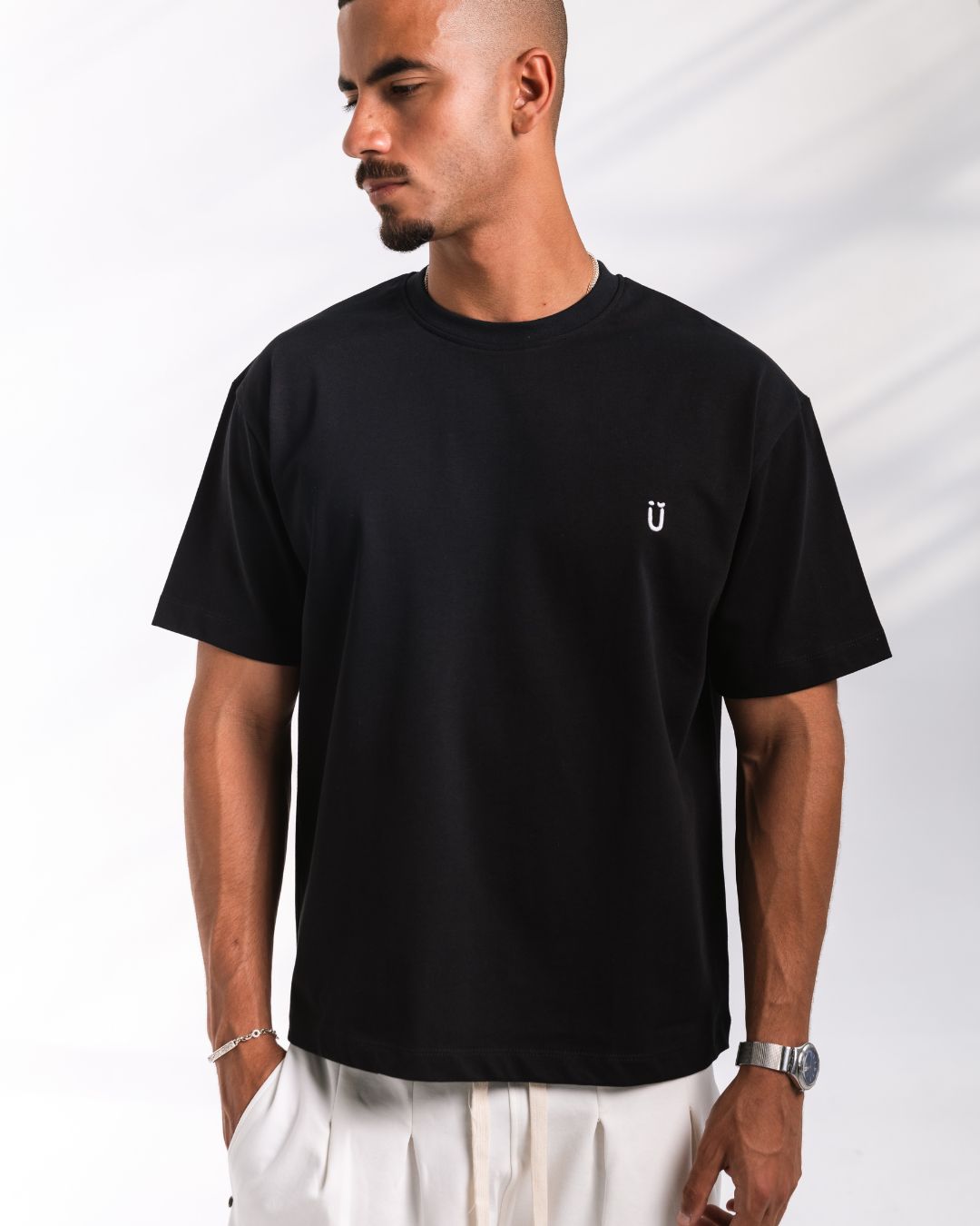 U stitched logo Tee