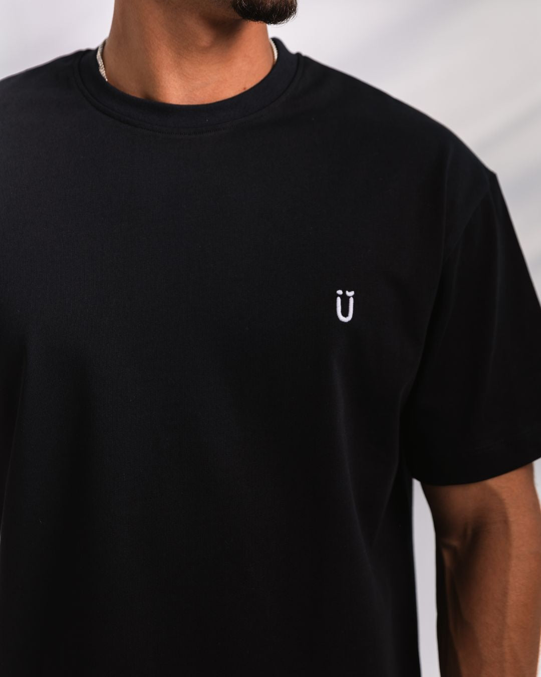 U stitched logo Tee