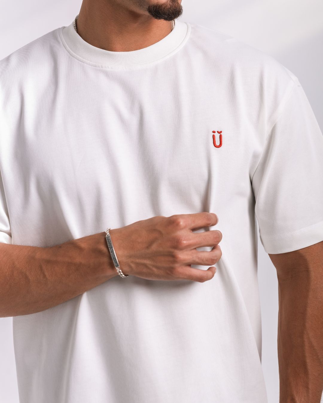 U stitched logo Tee