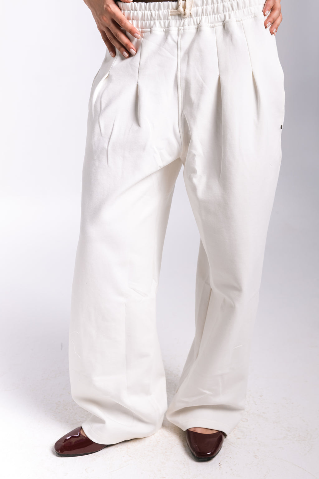 Premium Pleated Sweatpants (white)