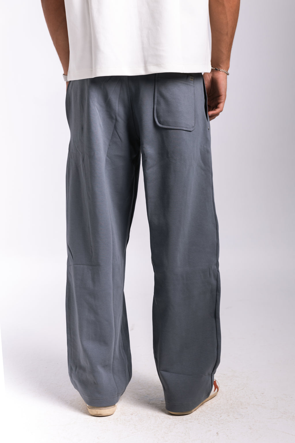 Premium Pleated Sweatpants (nardo grey)
