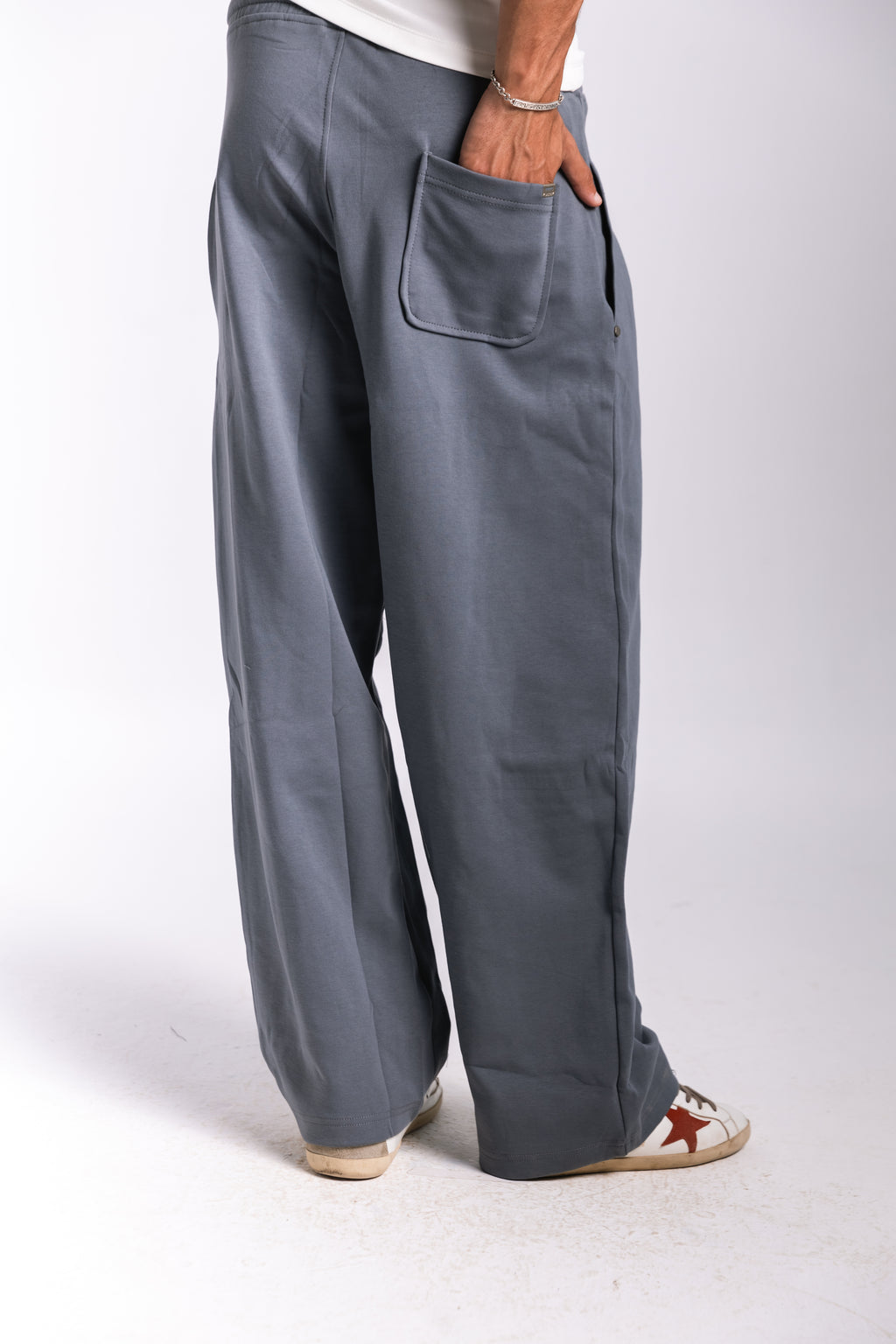 Premium Pleated Sweatpants (nardo grey)